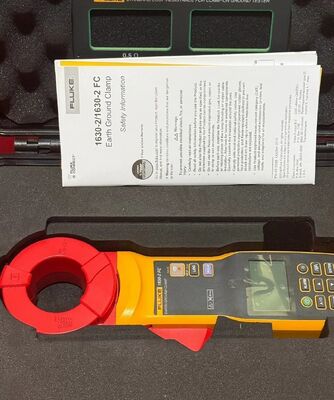 Fluke 1630-2 FC Ground Loop Resistance Test Clamp Meter with 1000V Maximum Voltage 40Hz-1kHz Frequency Range and 32760 Measurements Data Logging