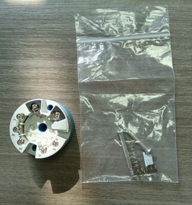 100% मूल E+H TMT84-A1A2A तापमान ट्रांसमीटर IP65 रेटिंग और स्टेनलेस स्टील निर्माण के साथ