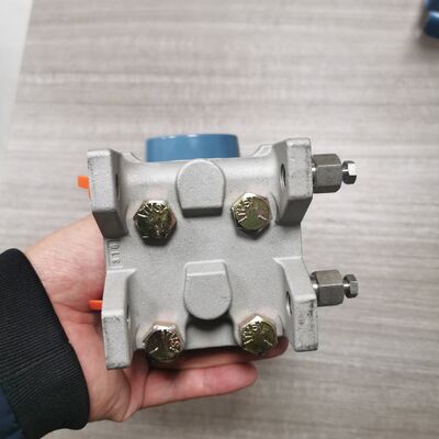 RosemountTM 3051 CoplanarTM प्रेशर ट्रांसमीटर 3051CD2A02A1JM6K5S5Q4 + + 0305RC32