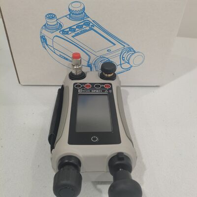 DPI611 Handheld Pressure Calibrator with Self-contained Pressure Generation and Signal Measurement
